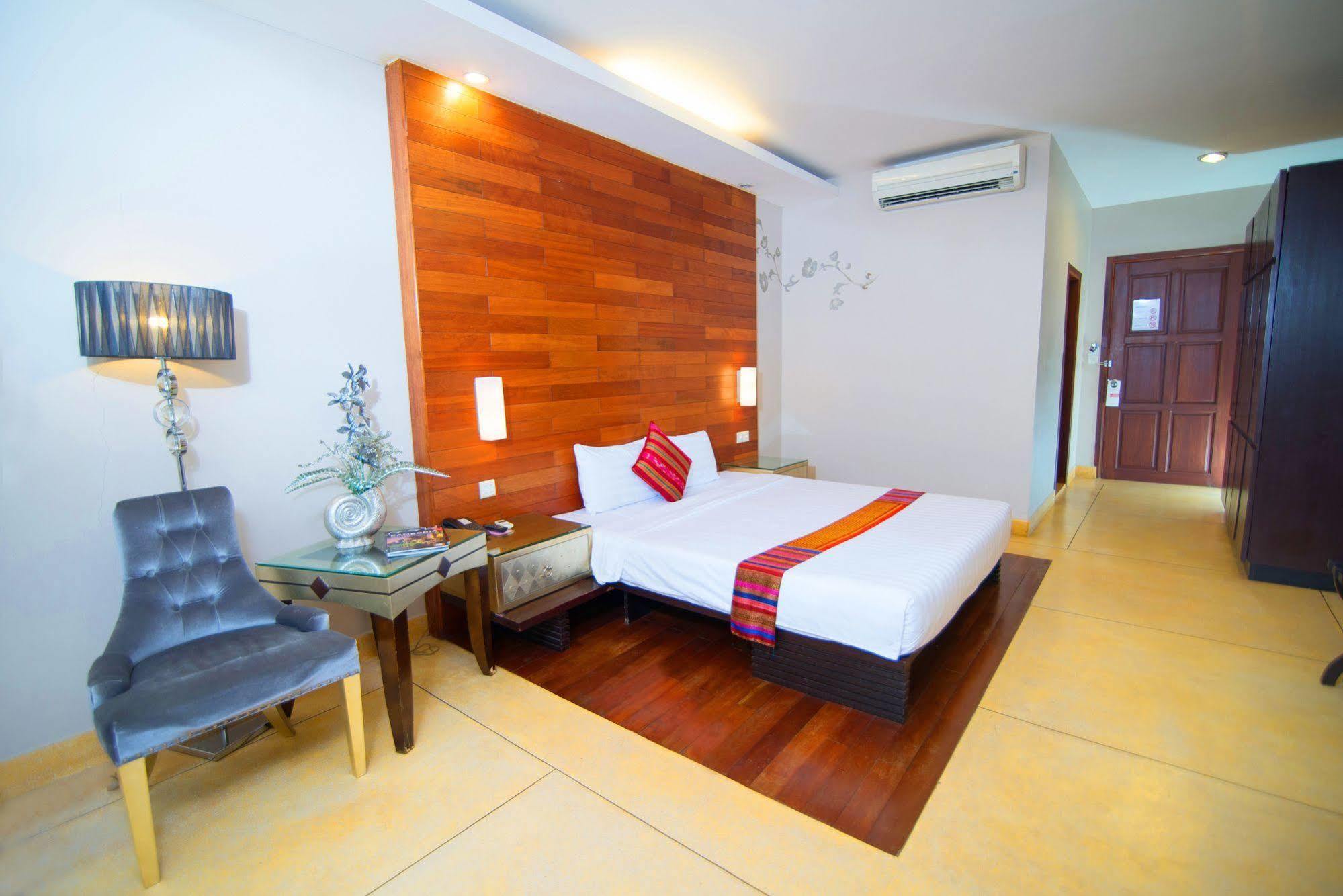 Riverview Cambodia Boutique Hotel Phnompenh Exteriér fotografie